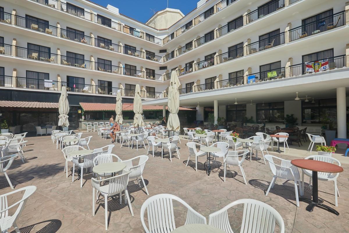 Tsokkos Gardens Apartments