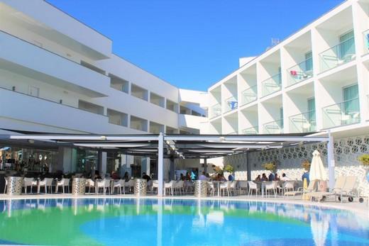 River Rock Hotel