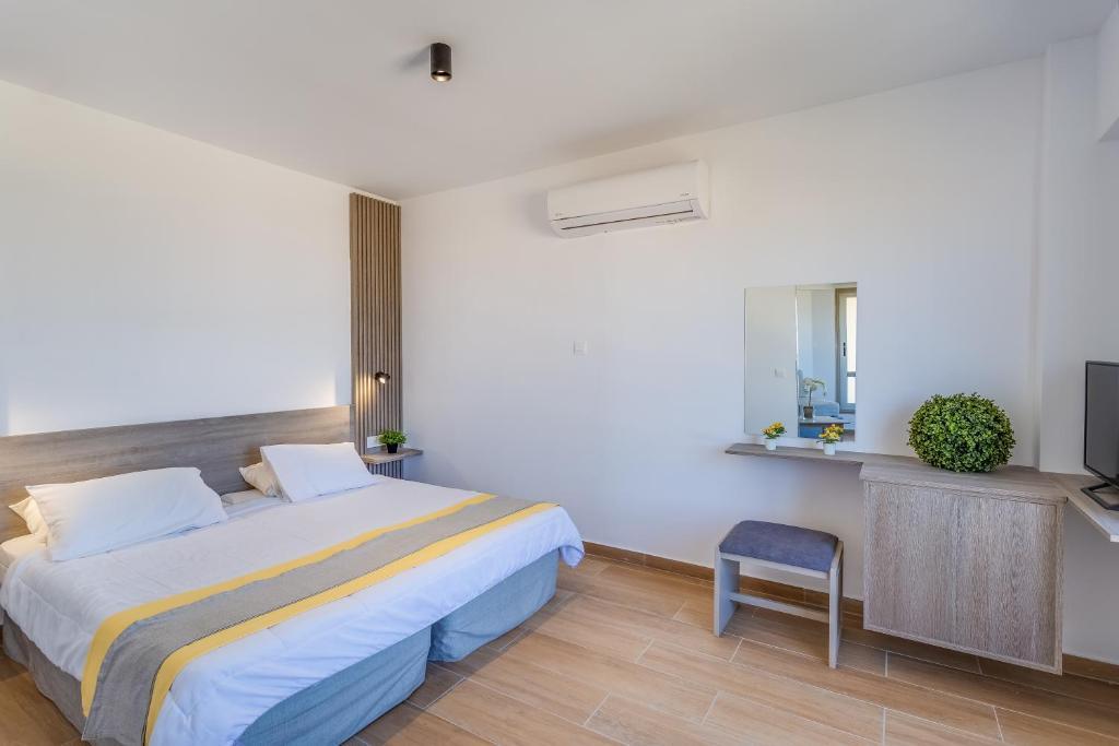Toxotis Hotel