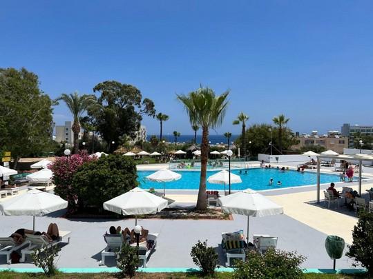 Adelais Hotel